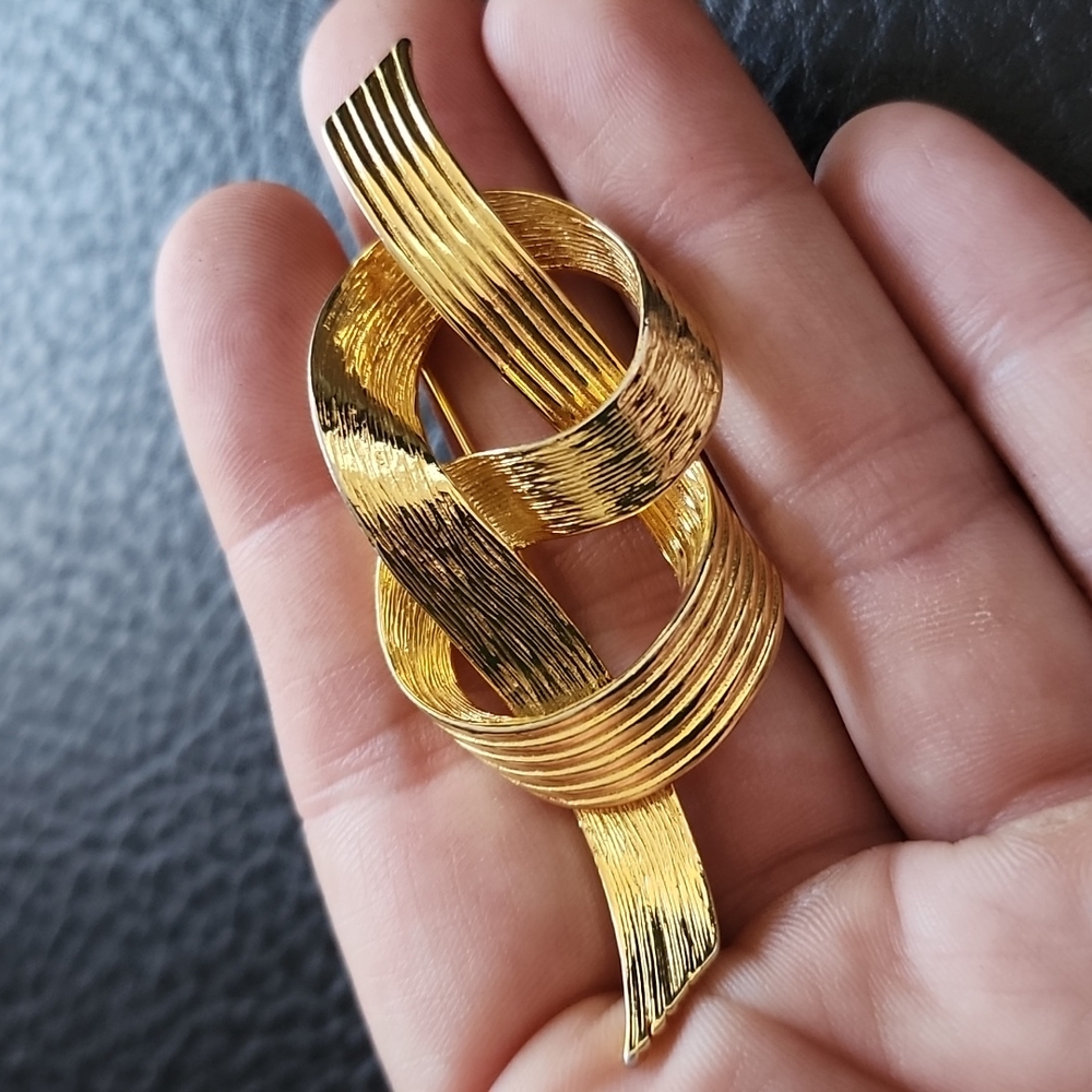 VTG M.JENT brooch